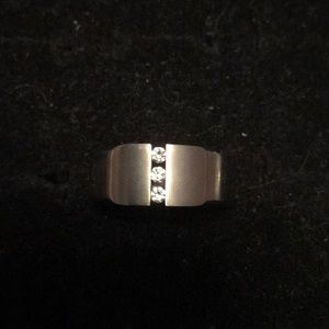 Men’s size 11 stainless steel ring with 3 cz